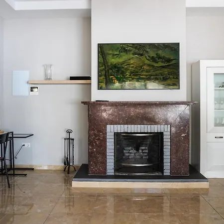 Casa Peras, بيت للعطل